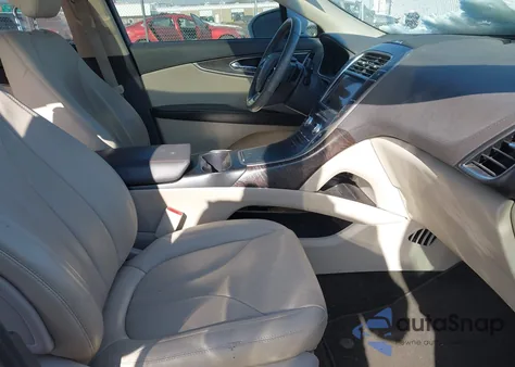 2019 Lincoln Nautilus Reserve z USA, uszkodzony, nr VIN 2LMPJ8L9XKBL65999